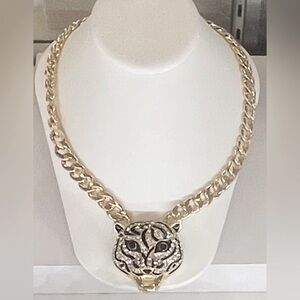 NWT ⚜️🖤⚜️ NATASHA GOLD TONED TIGER HEAD PENDANT STATEMENT NECKLACE
